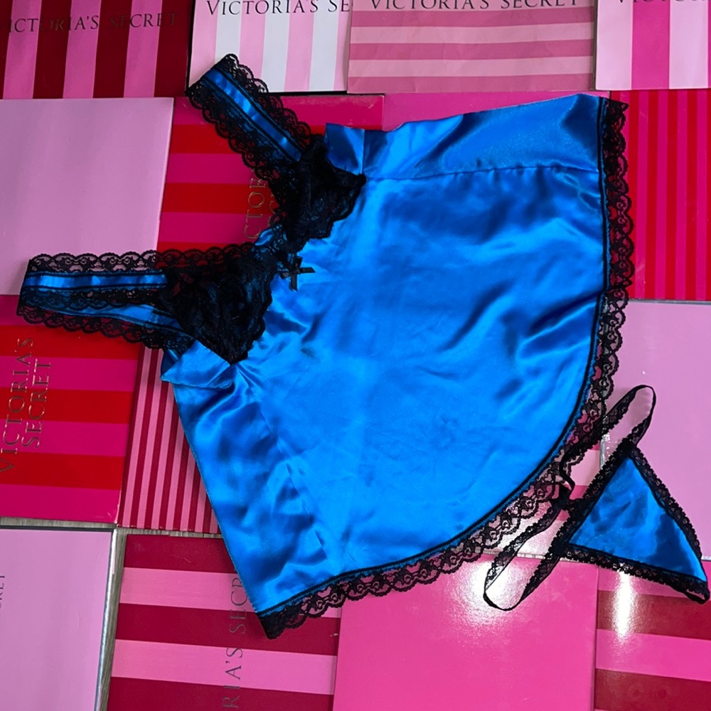NWOT Lovers Lane blue satin 2 piece lingeree